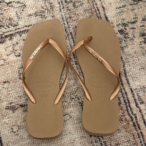Havaianas Women's Rose Gold Flip Flops